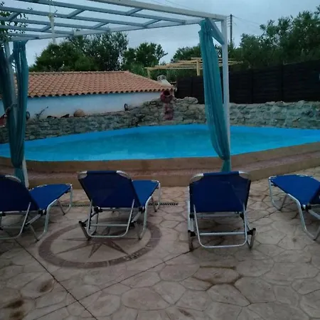 Vokamvilia & Close To The Sea Tatil Evi